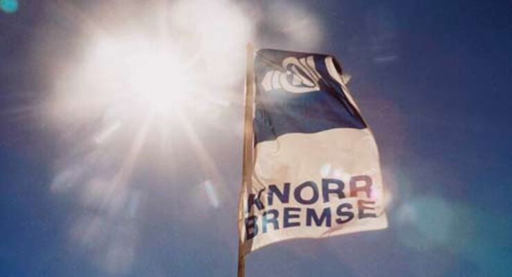 Fahne von Knorr-Bremse im Wind