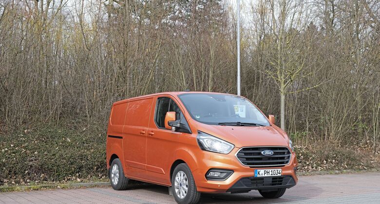 Ford Transit Custom PHEV Plug-in Hybrid Benzin-elektrisch Kastenwagen orange Elektromobilität E-Mobilität