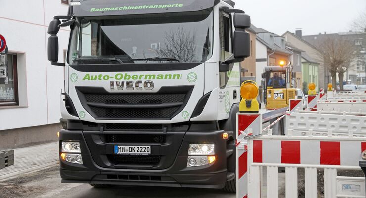 Iveco Stralis 330 E 6, Truckjob FF 7/2018, Erdgas, Baumaschinen, Tieflader.