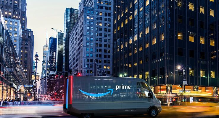 Rivian E-Lieferwagen von Amazon auf Tour